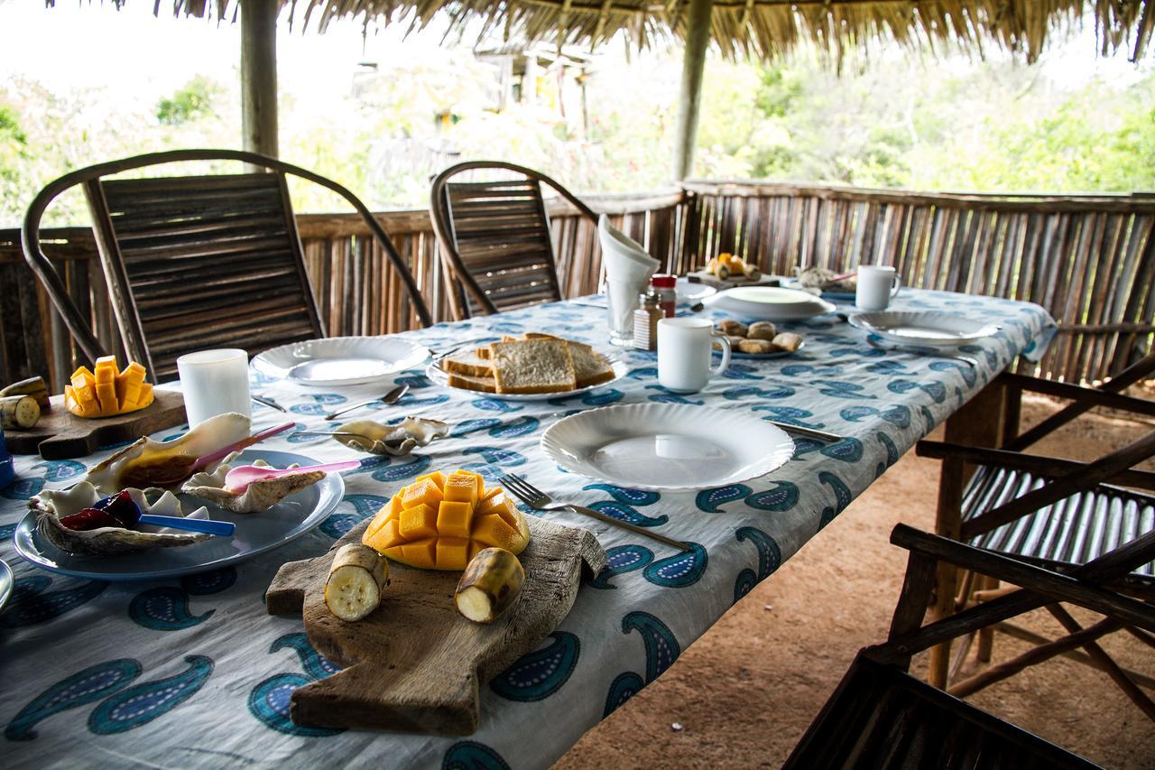 Blue Monkey Beach Cottages Shimoni Eksteriør bilde